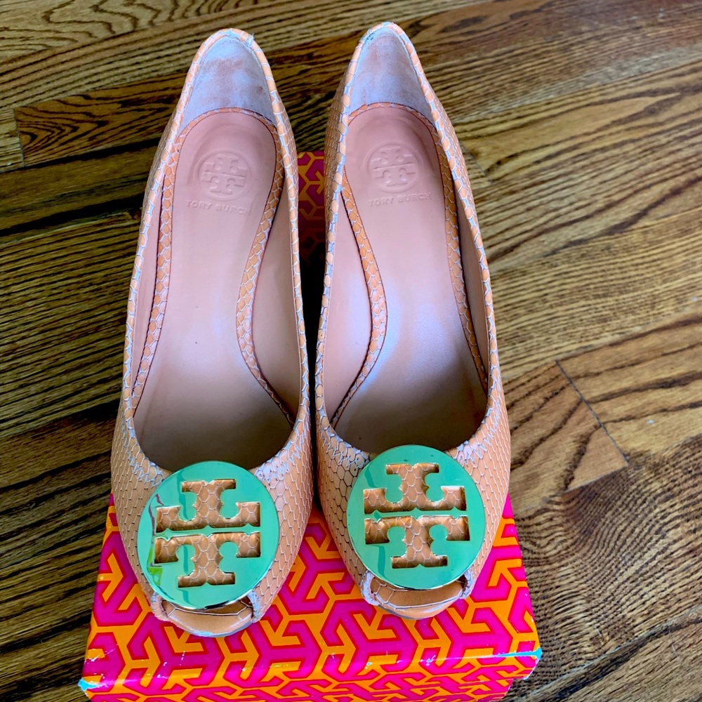 Preowned Tory Burch leather platform heels